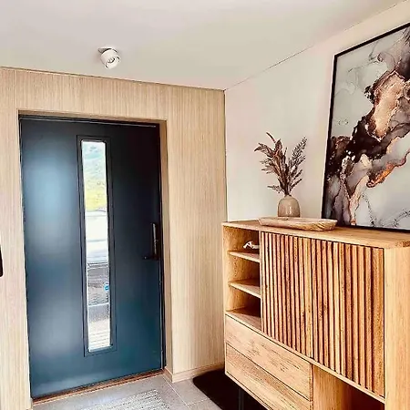 Ny! Luksusbolig Naer Henningsvaer ! Kleppstad