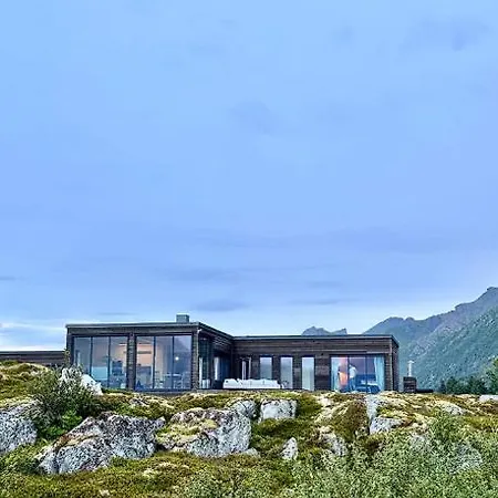 Holiday home Ny! Luksusbolig Naer Henningsvaer ! *