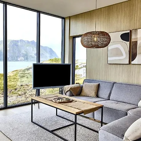 Ny! Luksusbolig Naer Henningsvaer ! *